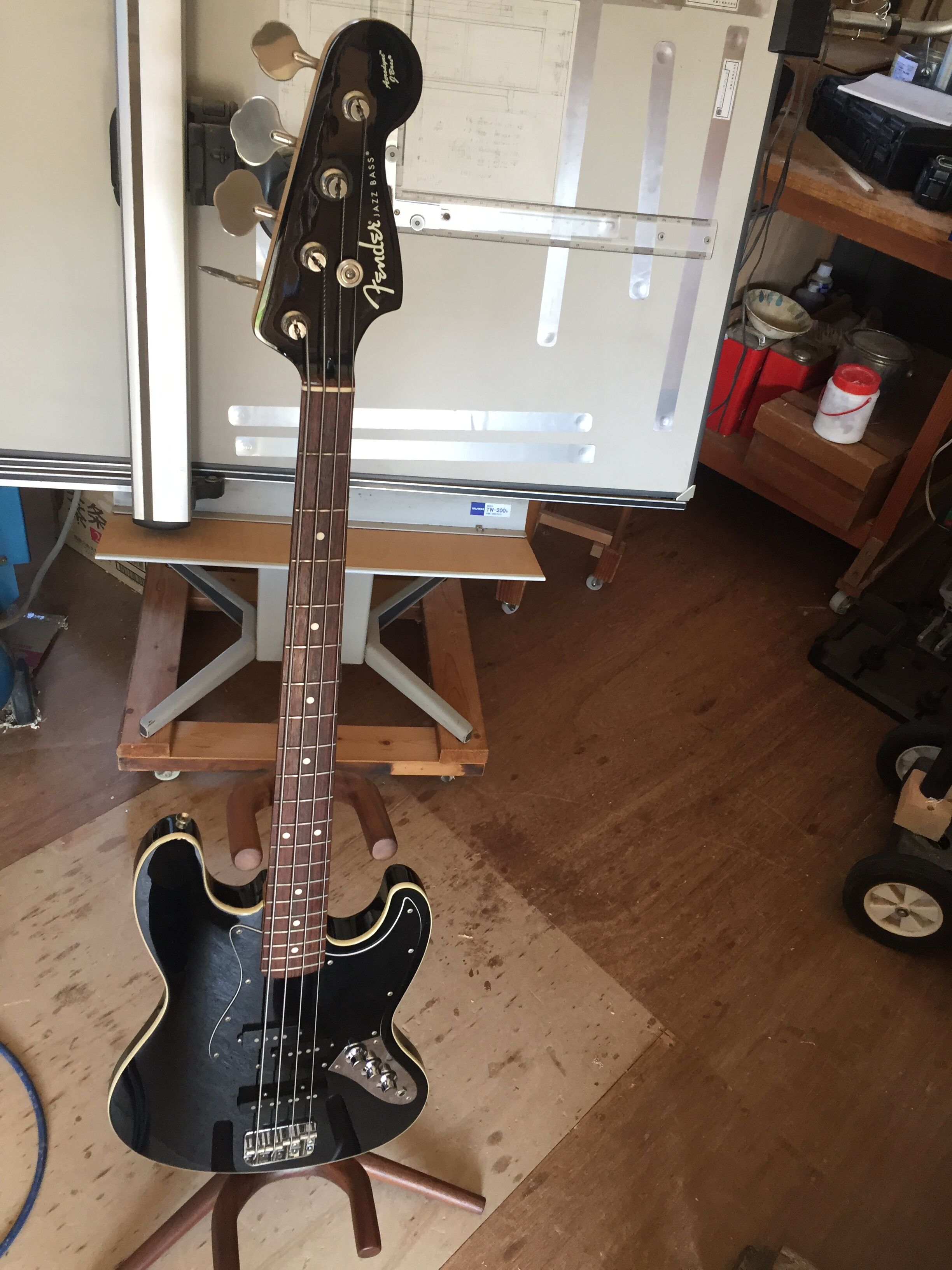 Fender Jazz Bass スタンド付き
