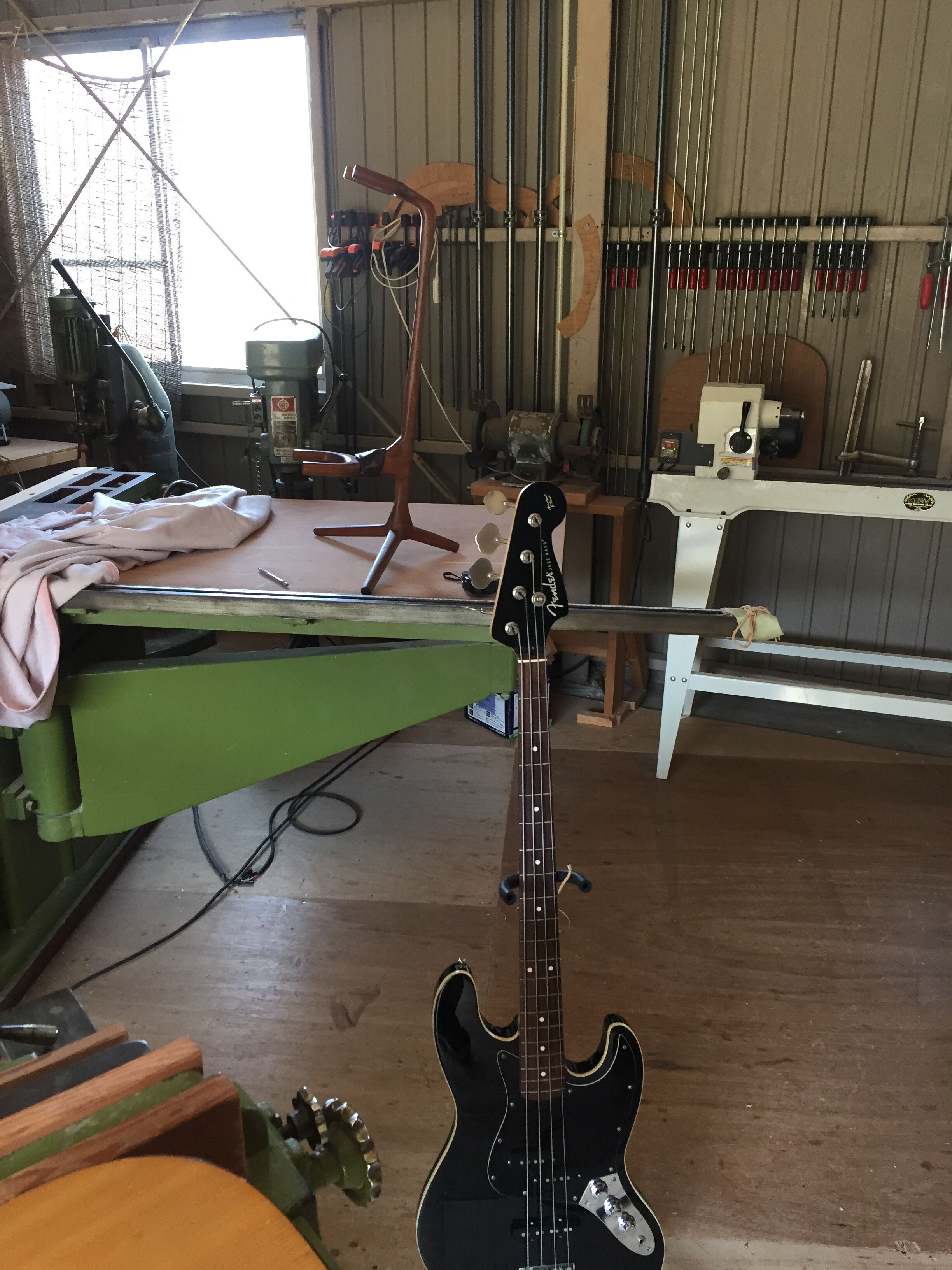 Fender jazz bass用 ベーススタンド（ギタースタンド）設計 : お