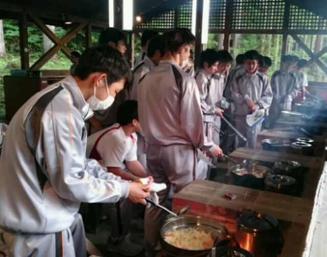 入校訓練 野外炊飯 夕食 兵庫県立小野工業高等学校長のblog