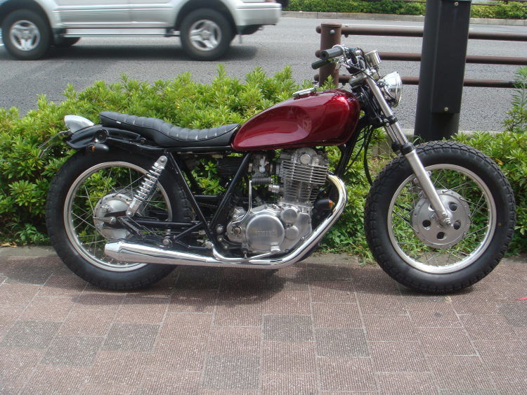 SR400 ガソリンタンク THREE-A スリーエー 新しき トリプルエー SR400 ガソリンタンク THREE-A スリーエー 新しき トリプルエー