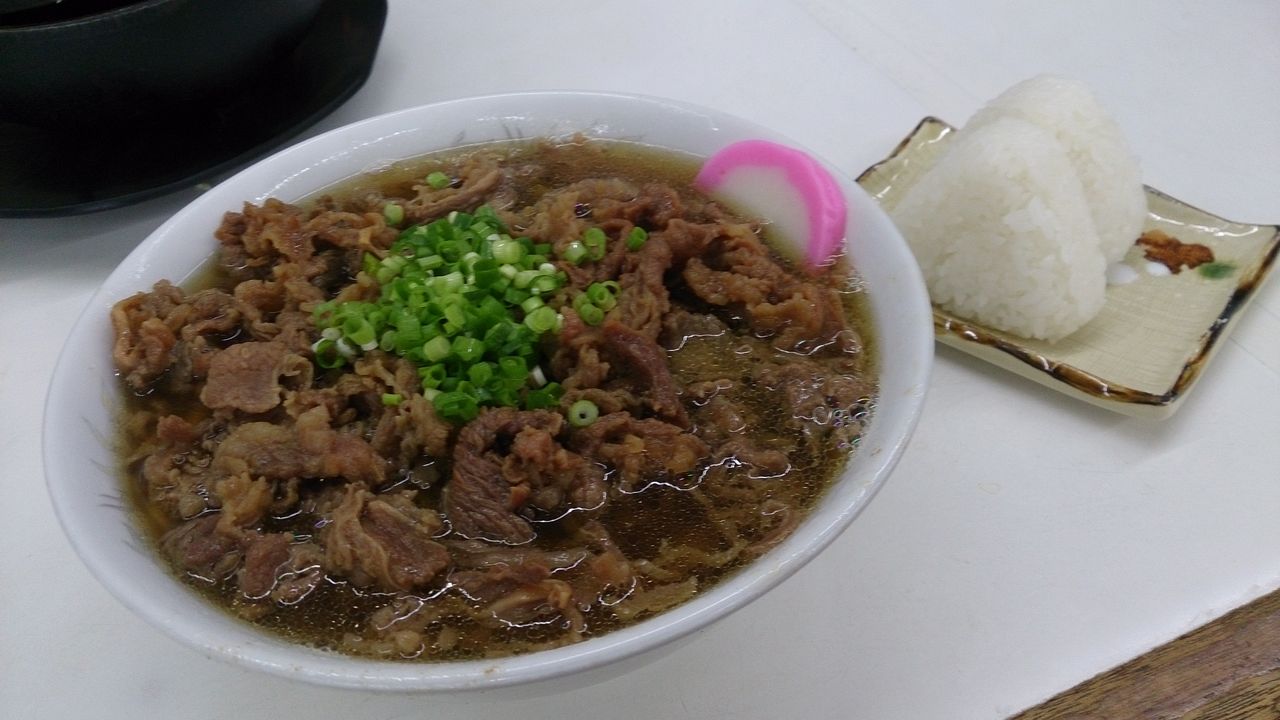 門司区 源平うどん 肉うどん大盛 白おにぎり 大神商店のblog