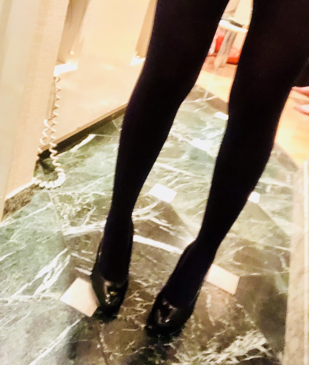 帰り道 断りきれない美人マッサージ嬢たち 帰り道 断りきれない美人マッサージ嬢たち