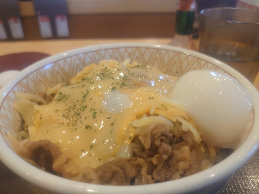 ぼく すいません 三種のチーズ牛丼特盛 それに温玉付きでお願いします 大物youtubeｒ速報