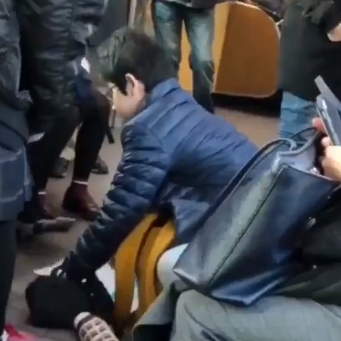 プリント落とした中学生