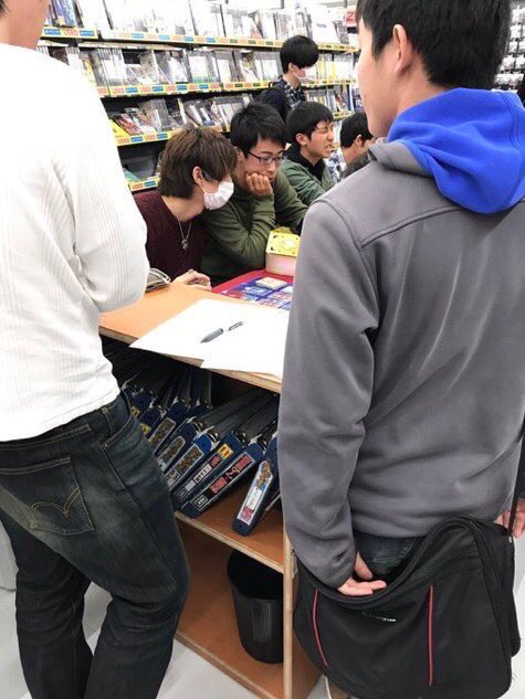 浮気大好きはじめしゃちょー 遊戯王の大会で目撃されてしまうwww 大物youtuber速報 浮気大好きはじめしゃちょー 遊戯王の大会で目撃されてしまうwww 大物youtuber速報