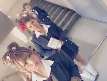 田奈高校卒業式女子高生2