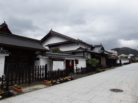 200