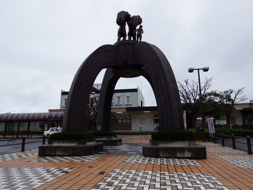 函館女子高生盗撮画像 春の旅 57 羽越本線を行く～鶴岡駅で女子高生盗撮犯と間違われる : 函館発 ぼうけんの旅