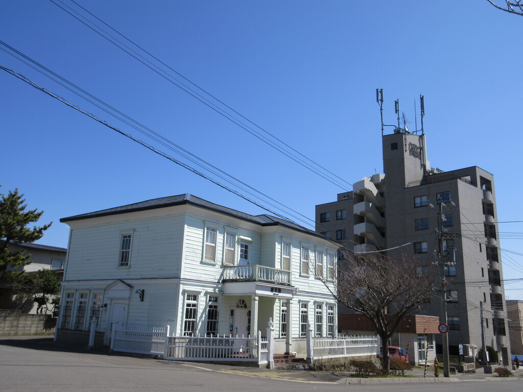 コロナ禍の函館 実は白い洋風建築の建物だった 唐草館 函館発 ぼうけんの旅 コロナ禍の函館 実は白い洋風建築の建物だった 唐草館 函館発 ぼうけんの旅