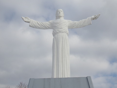 076