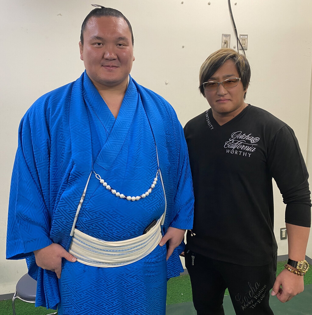 2ch大相撲 横綱力士と一般人が並んだ結果ww 2ch大相撲 横綱力士と一般人が並んだ結果ww