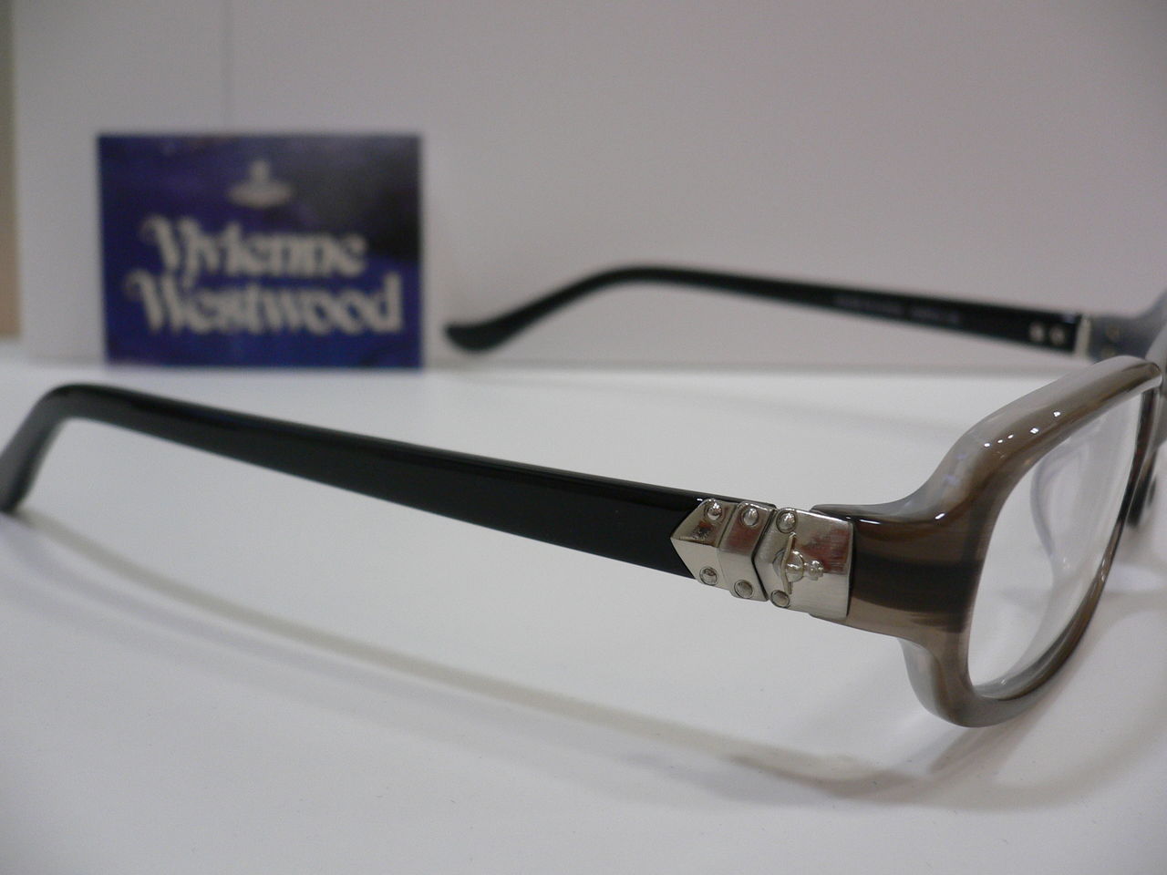 ｖｉｖｉｅｎｎｅ ｗｅｓｔｗｏｏｄ キクヤメガネ しんまち本店