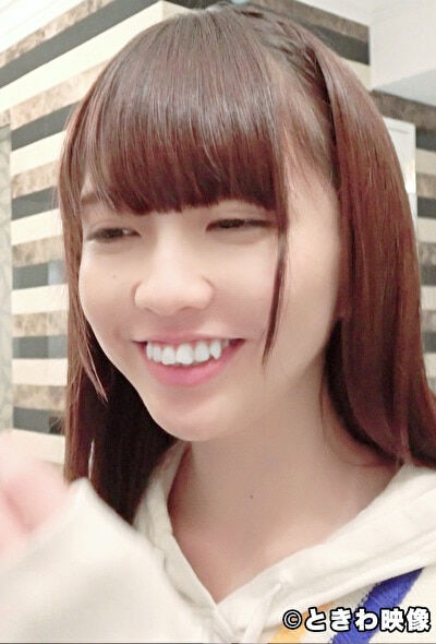 ピンク乳首のちっぱいで清楚なスレンダー美少女とハメ撮り濃厚SEX