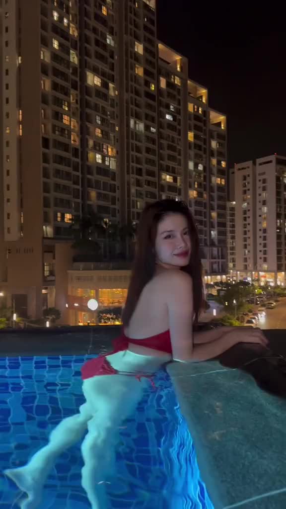 【動画】真っ赤なビキニがよく似合う超絶美人な美ボディ海外美女！