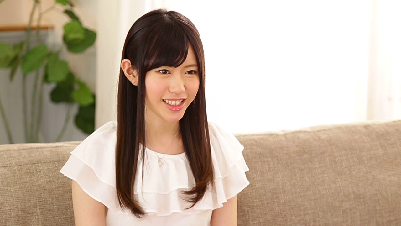 【星乃栞】 9頭身で美脚なスレンダー美少女の読モ女子大生が新人AVデビュー！！