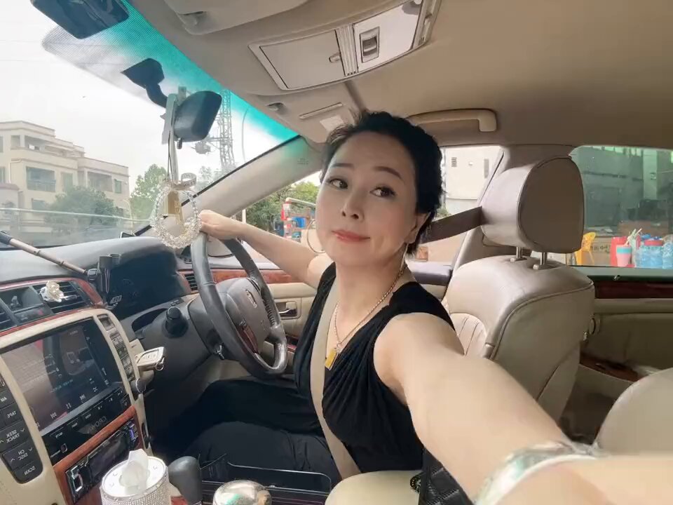 【動画】こんな人妻と不倫したい!ラブホへLetgo!