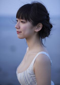【画像】見てたら勃起が止まらなくなった吉岡里帆ちゃんのビキニ水着💕7