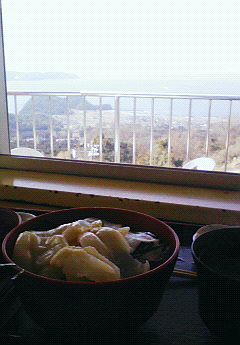 海を見ながらランチしましょう。