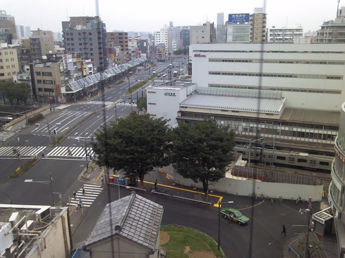 山手線巣鴨駅前。