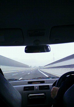 もう空は秋の色。