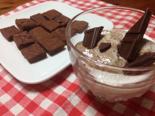 チョコレートムースと生チョコ。