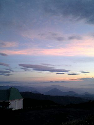 涼しい高原ではエアコン消して窓を開けよう。