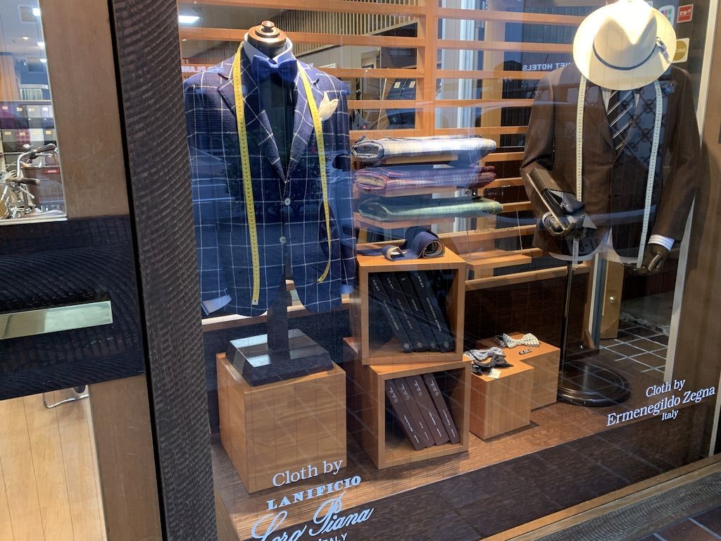 ショーウインドウは店の顔 19 5 19 洋服屋 街を生きる オーダーサロンタナカ店主blog