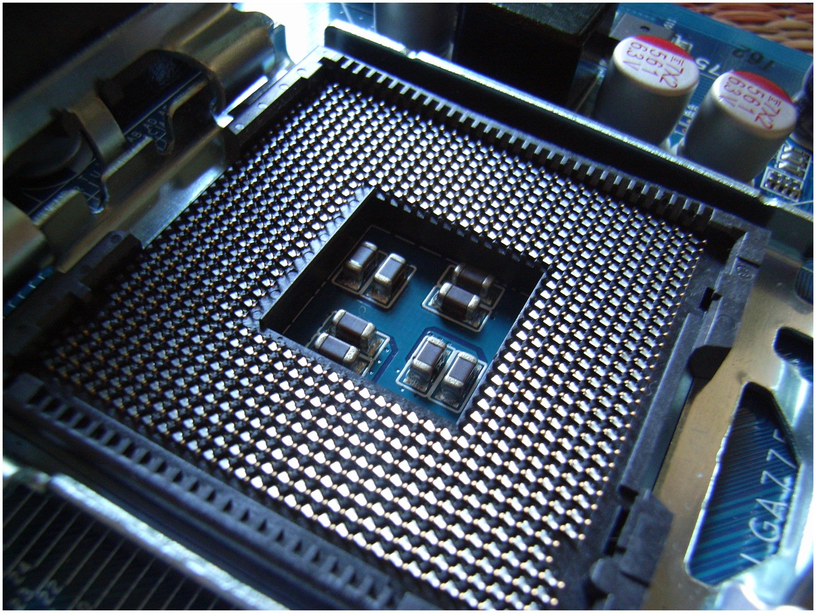 ジャンク品だけでPCを作ろうと思ったら予想外のところで詰まった