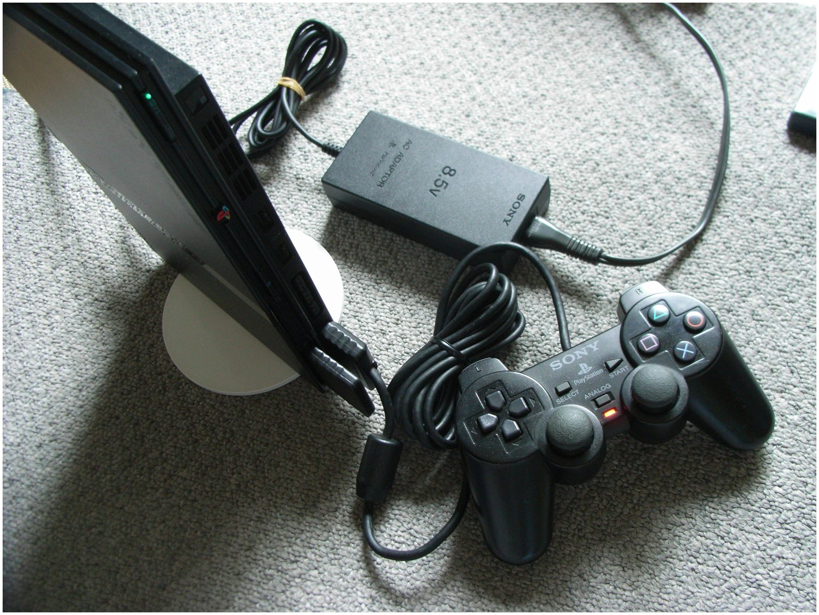 PS2コントローラーとACアダプター : むつみの俺ジャンク 2nd