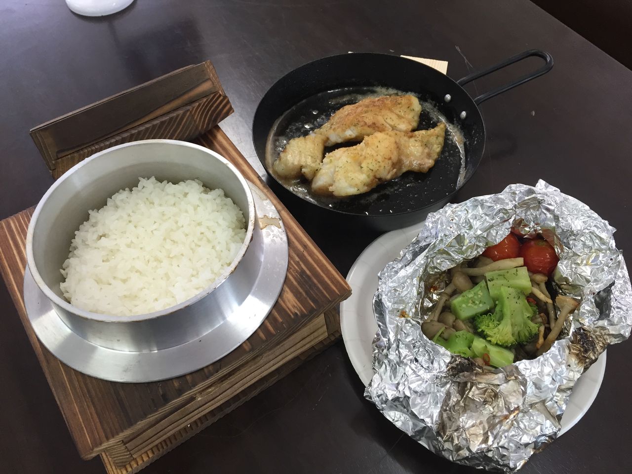 俺のかまどで俺のお昼 18日目 白ご飯 白身魚のムニエル 野菜のホイル焼き 俺のお昼 俺のかまど で毎日お昼ご飯を作るブログ 俺のかまどで俺のお昼 18日目 白ご飯 白身魚のムニエル 野菜のホイル焼き 俺のお昼 俺のかまど で毎日お昼ご飯を作るブログ