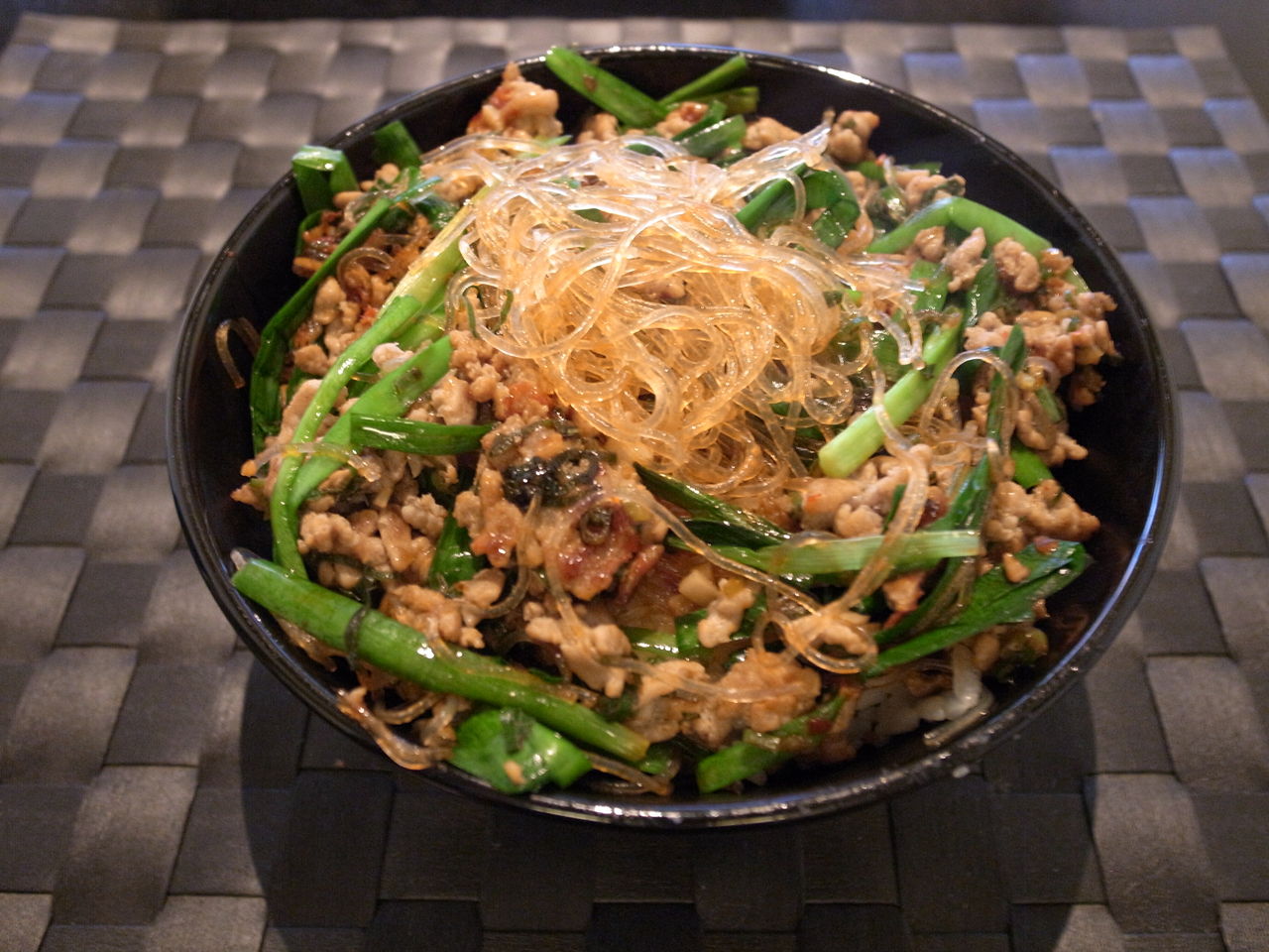 ひき肉と春雨の丼 オレの飯 オトコの料理 ひき肉と春雨の丼 オレの飯 オトコの料理