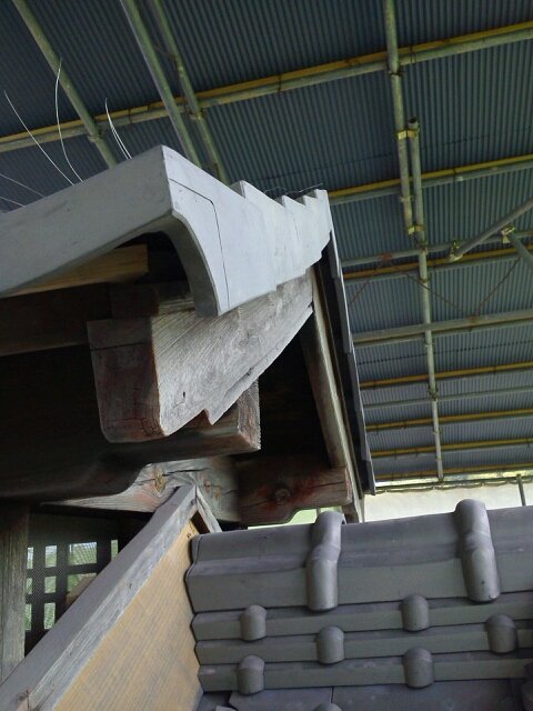 入母屋屋根瓦葺き替え工事4 反り屋根煙出し 日本瓦屋根研究室 和の心 京都瓦工事浪漫 入母屋屋根瓦葺き替え工事4 反り屋根煙出し 日本瓦屋根研究室 和の心 京都瓦工事浪漫