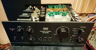SANSUI AU-D607、フラットアンプの音 : 音の牢獄 SANSUI AU-D607、フラットアンプの音 : 音の牢獄