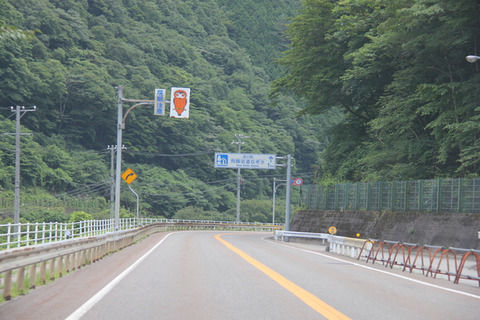 地方のこういう道路好きな奴wwwwwwwwww