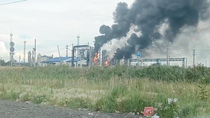 【悲報】ロシアさん、一晩でウクライナのドローン555機を撃墜したのに守りきれず