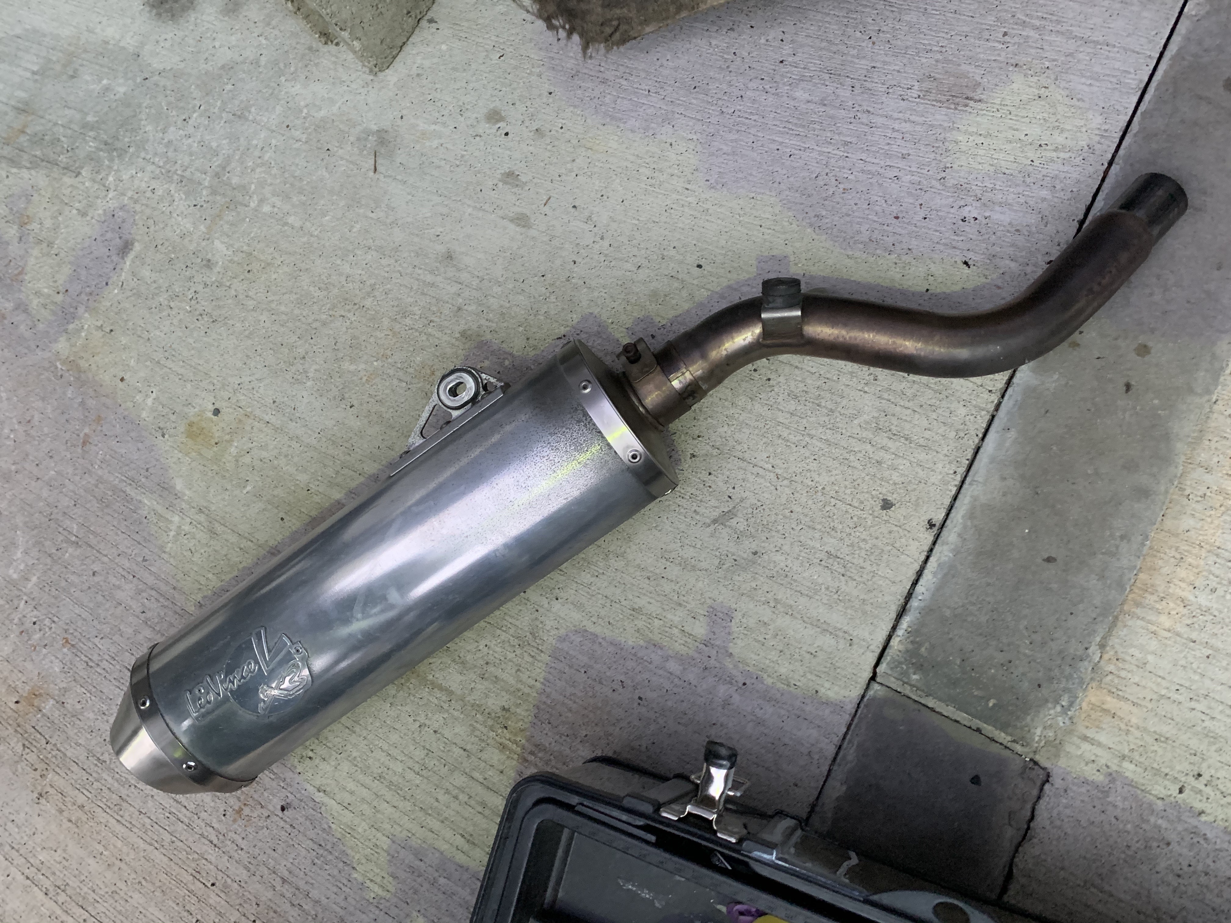 dトラッカー レオヴィンチマフラー | shineclinicdetailing.com.au