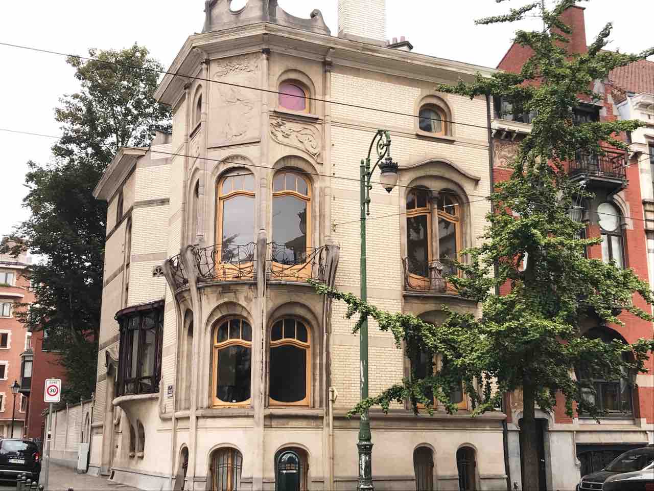 アール ヌーヴォー 世界遺産の建物めぐりはブリュッセルで ベルギー アートの定理 アール ヌーヴォー 世界遺産の建物めぐりはブリュッセルで ベルギー アートの定理