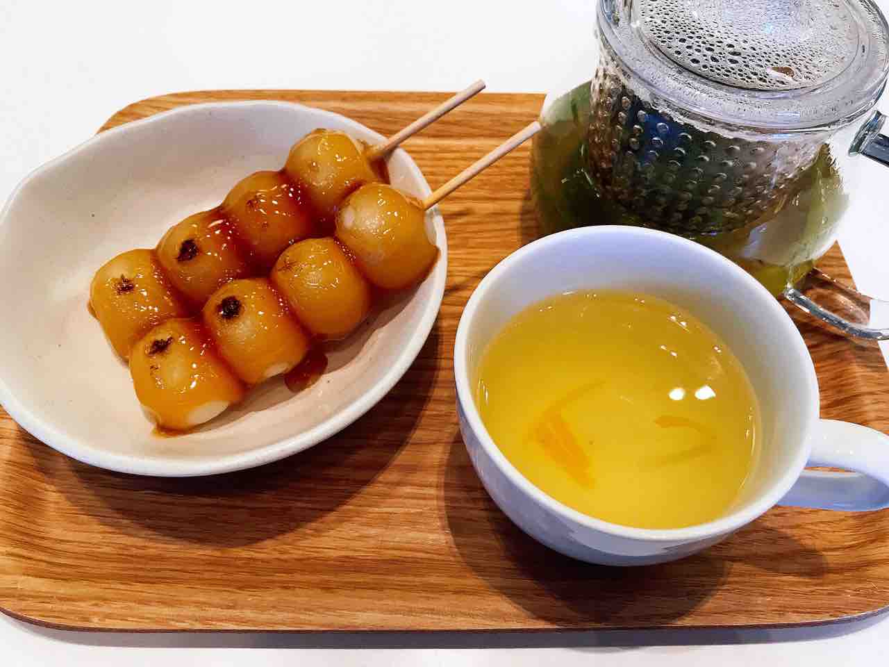 新 北斎展とコラボ 隣のカフェで みたらし団子 を食べてきた アートの定理