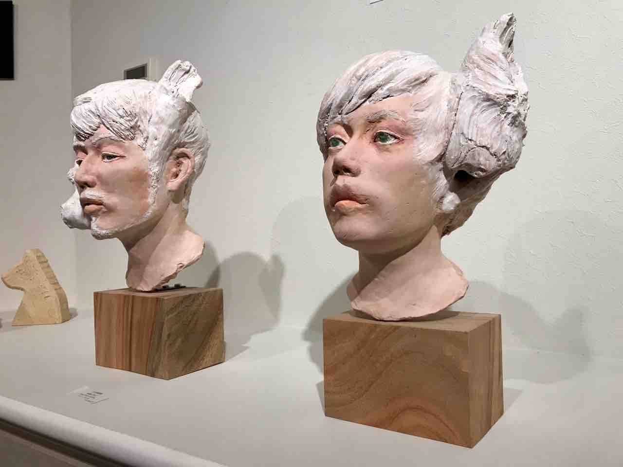 洗練されたデザインと象嵌模様技術がなんとも優美なテラコッタ作品 7点