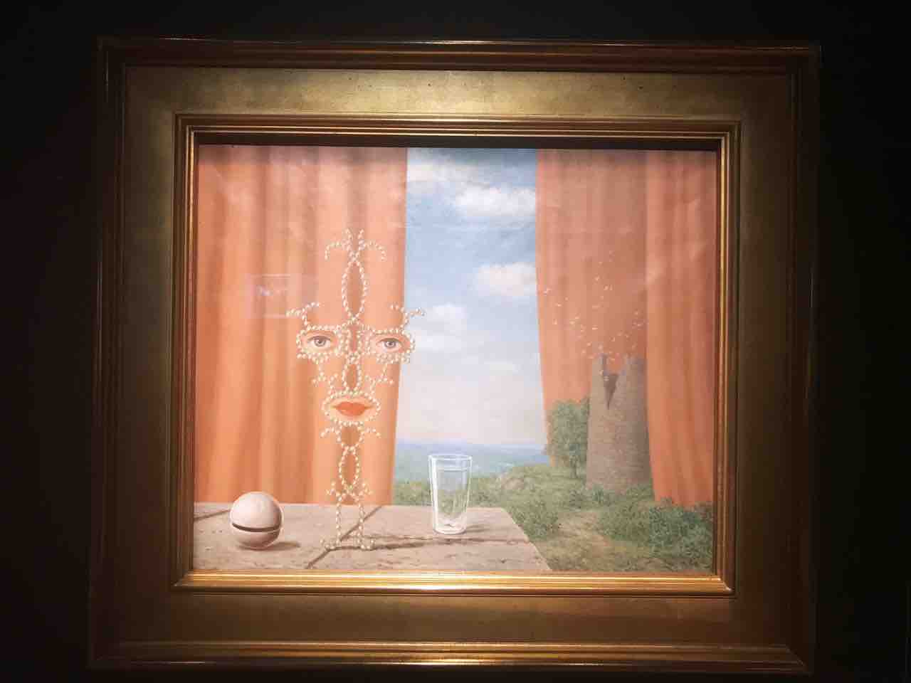 マグリット美術館 シュールで面白い絵画の宝庫 ベルギー アートの定理