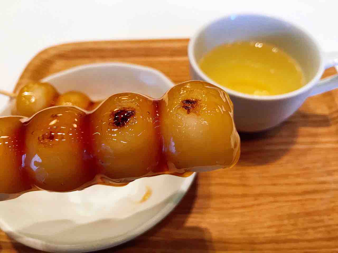 新 北斎展とコラボ 隣のカフェで みたらし団子 を食べてきた アートの定理