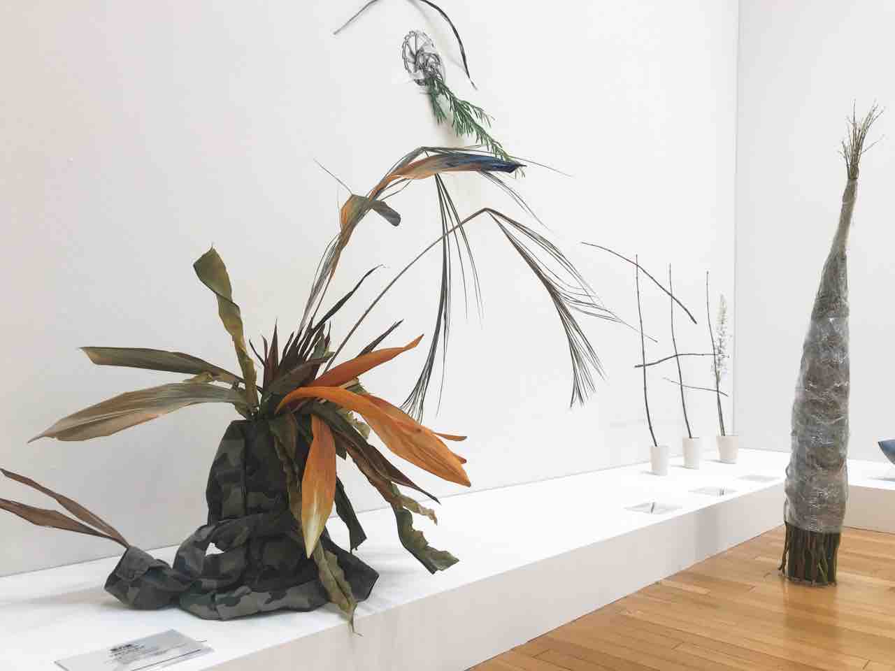 書物を「いけばな」に変える魔法のアート！『カミーユ・アンロ