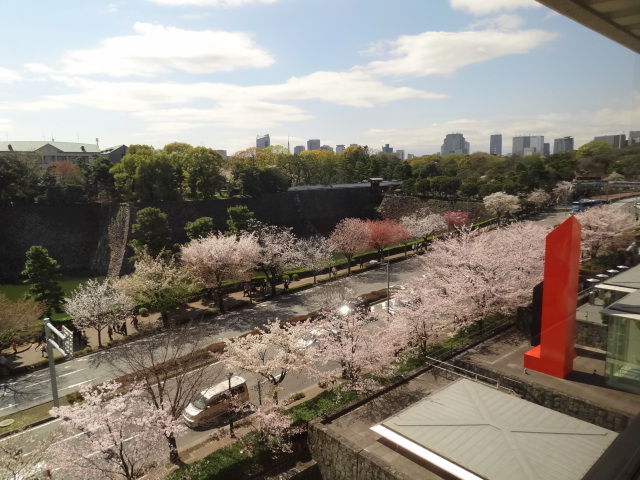 桜咲く皇居北の丸 東京国立近代美術館と同館工芸館 良月 りょうげつ の たび日記 桜咲く皇居北の丸 東京国立近代美術館と同館工芸館 良月 りょうげつ の たび日記