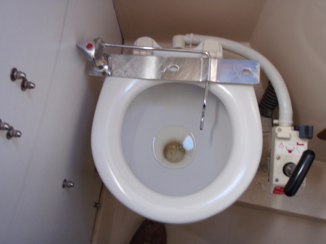 ｄｉｙ シャワートイレ コクピット中段 気ままにヨットライフ