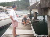 P8090290VOC桟橋で佐藤さん釣り