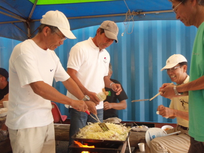 PA040223bbq