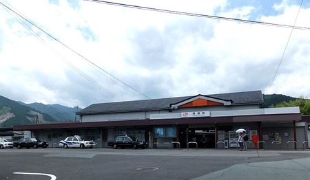 尾鷲駅舎