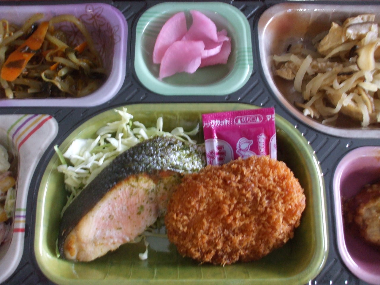 6日火曜日 マス磯辺焼きとカレーコロッケ お魚 鰆西京焼き梅おろし添え オリワンフーズ営業マンkのブログ 6日火曜日 マス磯辺焼きとカレーコロッケ お魚 鰆西京焼き梅おろし添え オリワンフーズ営業マンkのブログ