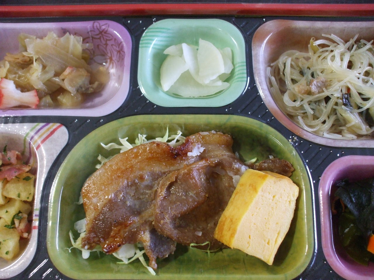 18日木曜日 豚肉生姜焼き 厚焼き玉子 お魚 ぶり照り焼き胡桃田楽味噌添え オリワンフーズ営業マンkのブログ