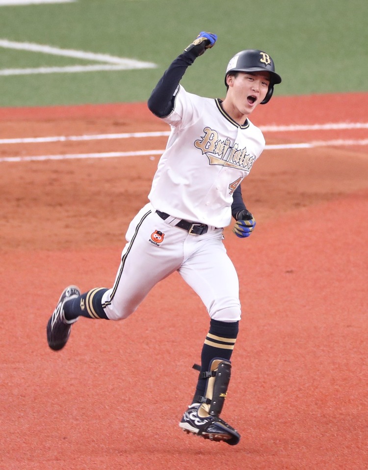 BEC71F87-49E8-4834-9E92-4B214EE15353